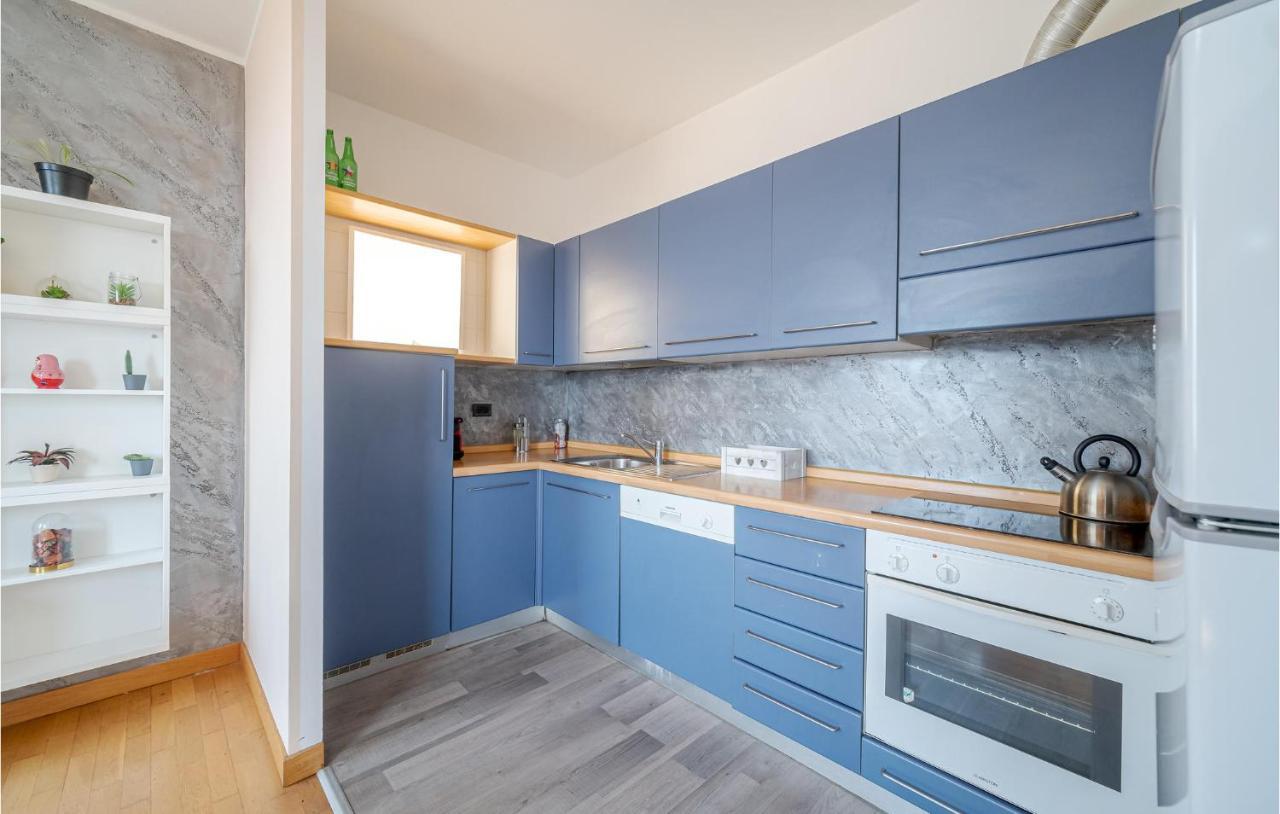 Appartement Awesome In With Wifi
